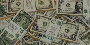 香港金盛贵金属：投资贵金属都有哪些产品？2025年贵金属交易投资指南