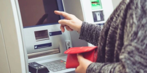 “代退”中介以“维权”“之名 煽动消费者跌入陷阱