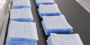 口罩如何突破使用痛点的困境？稳健医疗通过产品创新找出答案