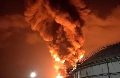 干旱！意大利河流露出二战炸弹 英国倡议民众限量用水 非洲滑雪游却火了！